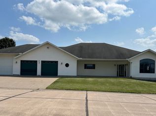 541 W Saint Josephs St, Preston, IA 52069