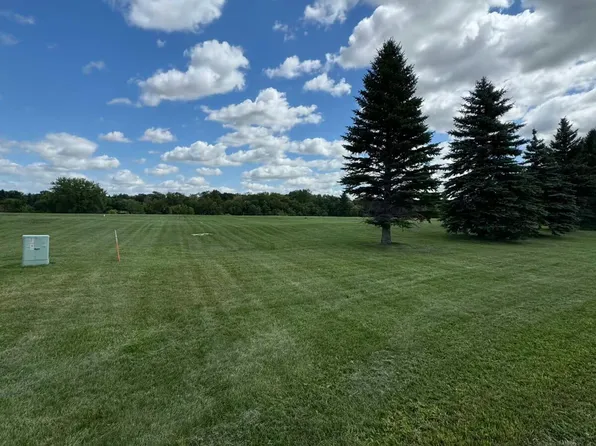 5839 Adams Dr, Grand Forks, ND 58201