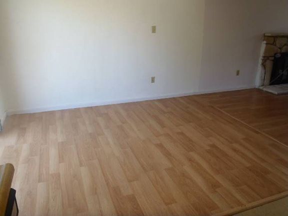 5th image of 4270 Red Deer Way