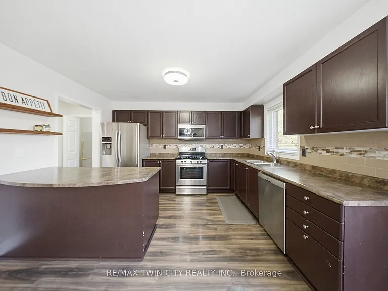 20 Webb Ave #UPPER — Photo 12