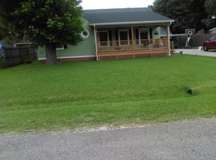 6723 Washington St, Groves, TX 77619