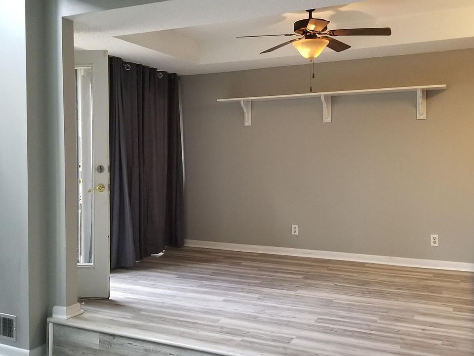 1st image of 14 Royalgate Dr