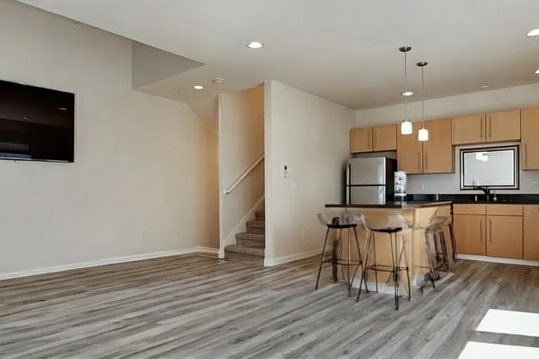2356 Court G #48 — Photo 4