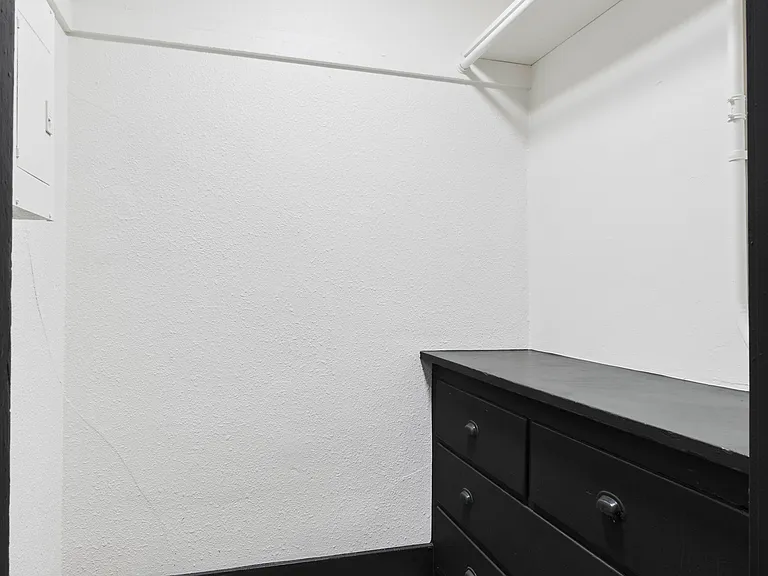 Lauriston Apartments — Photo 44