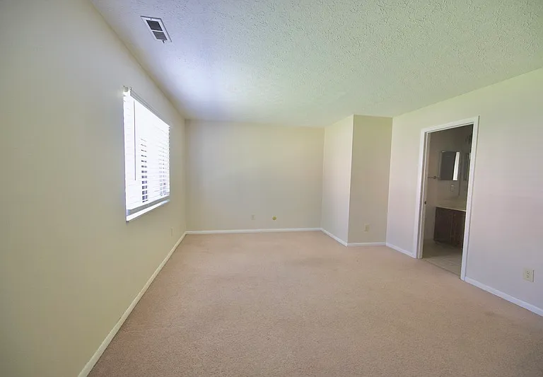 2245 Hedgerow Rd #B — Photo 4