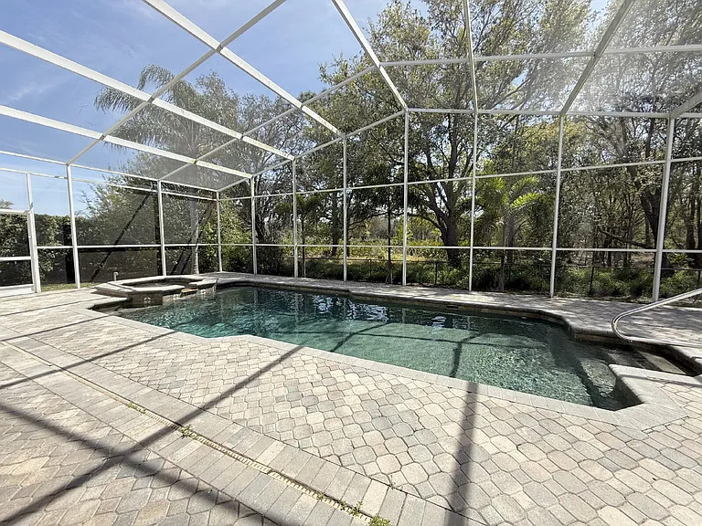 1024 Hagen Dr — Photo 43