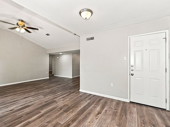4th image of 6213 Pine St