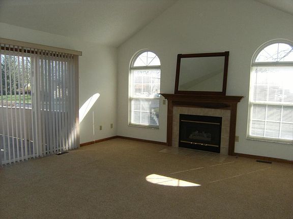 2nd image of 5939 Glenvillage Dr