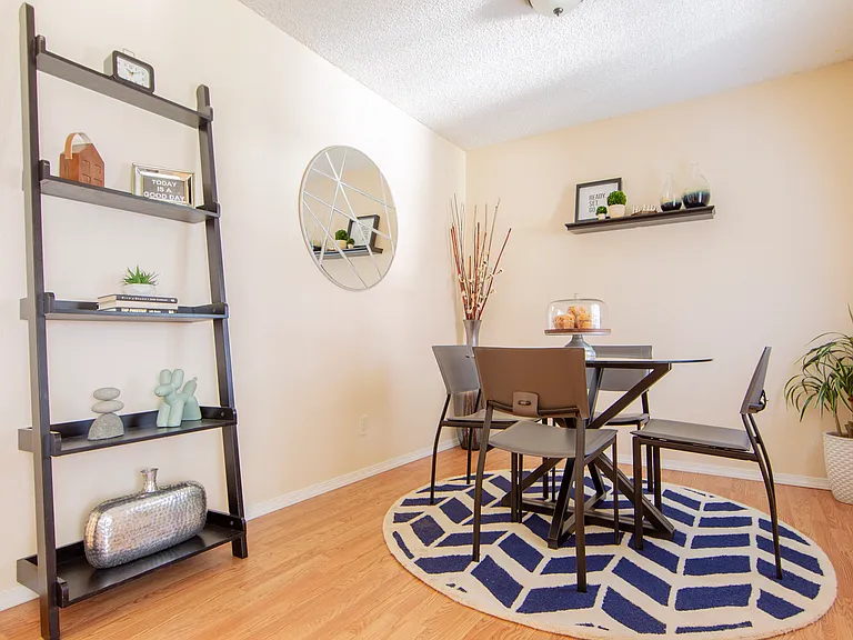 Evergreen Garden Apartments — Photo 25