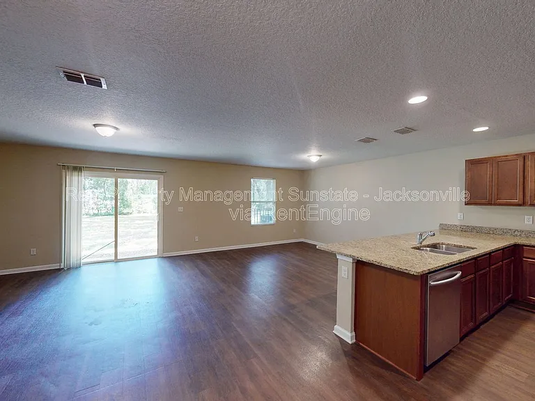 711 Cahoon Rd N — Photo 14
