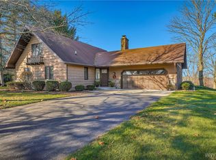 11486 Tomarsue Dr, Marilla, NY 14102