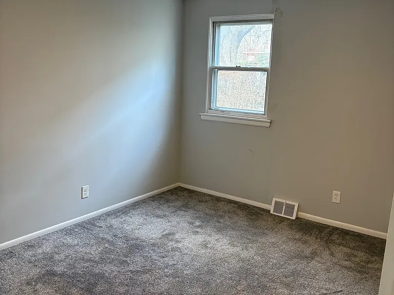 284 Osborn St #1 — Photo 8