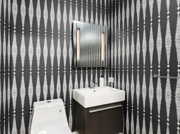 330 East 38th Street image 9 of 10