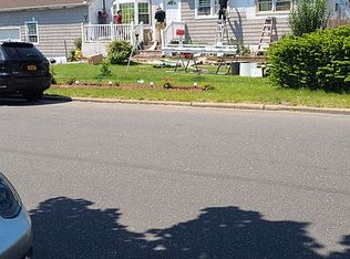 274 Madison Ave, Brentwood, NY 11717