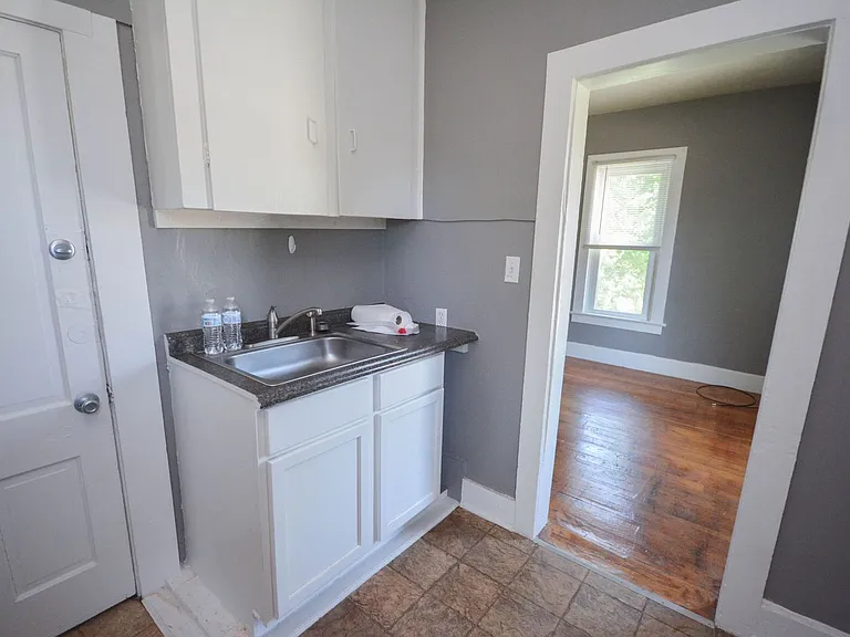 107 3rd Ave SW — Photo 3