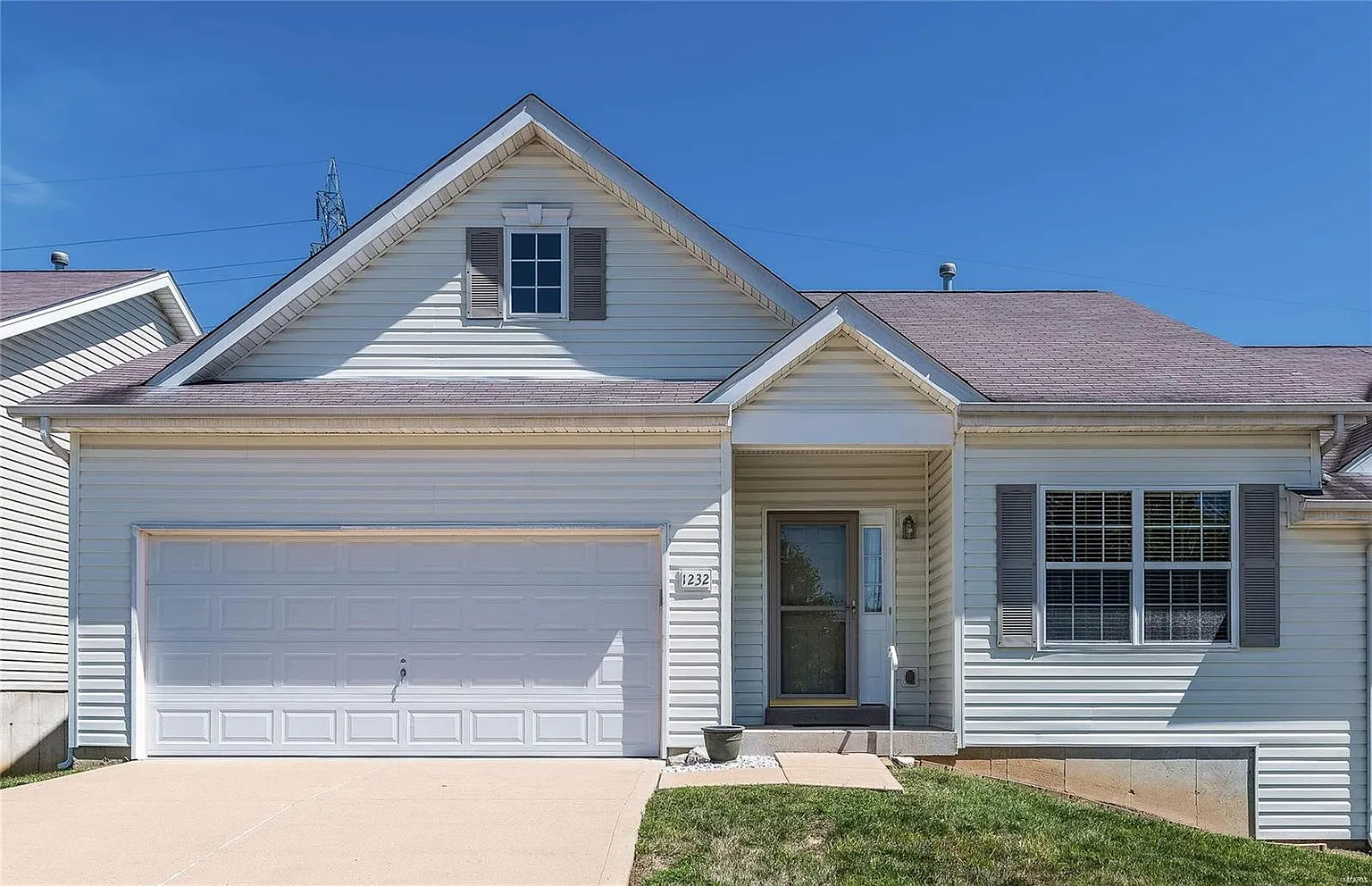 1232 Windcrest Cir photo 1