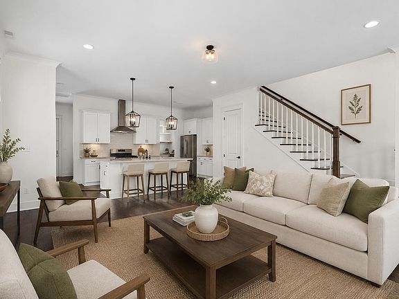 5th image of 466 Alston Dr