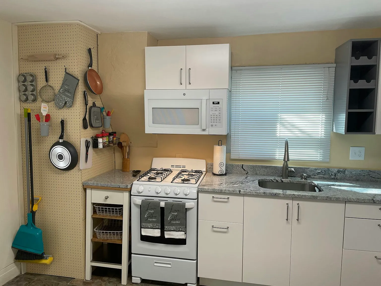 624 Knox Ct — Photo 3