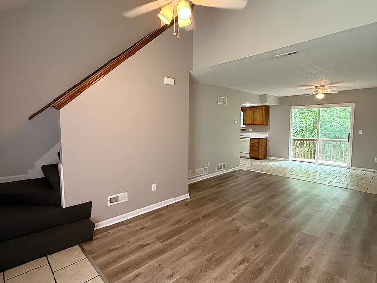 8906 NE 73rd Ct #8906 — Photo 3
