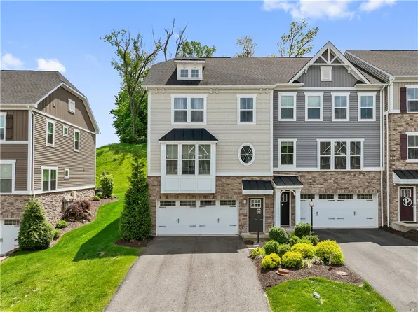 1418 Deer Creek Crossing Dr, Canonsburg, PA 15317
