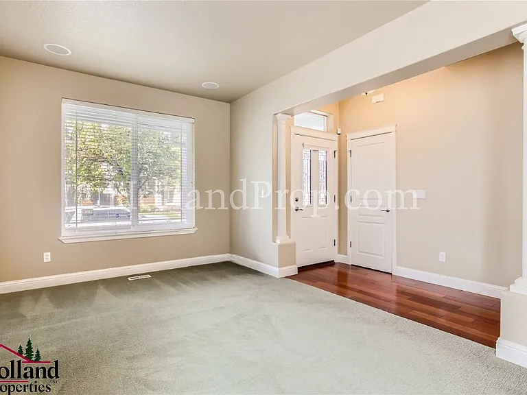 342 NW Malia Ln — Photo 5