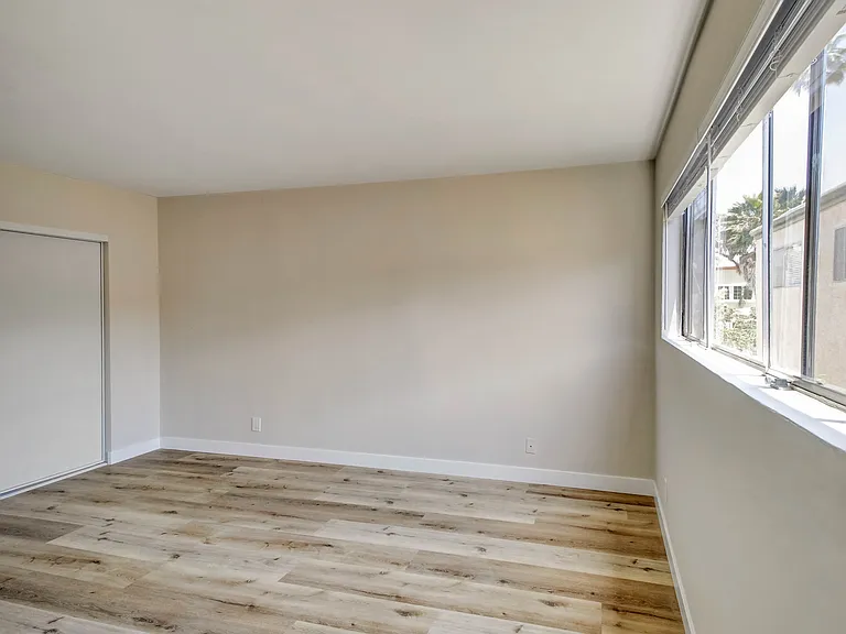 1452 Berkeley St #2 — Photo 18