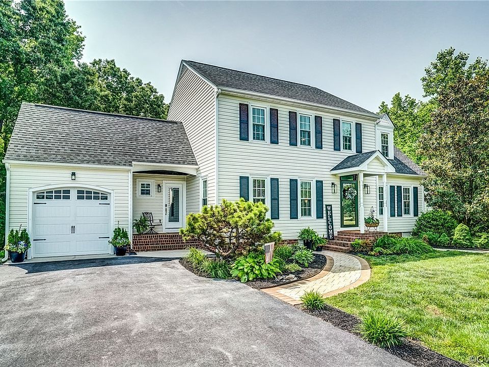 1st image of 21641 Cherry Row Ln