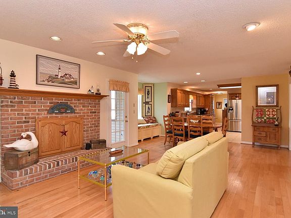 5th image of 32 Gosling Dr