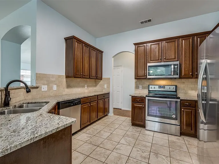 1617 Redwood Dr — Photo 13