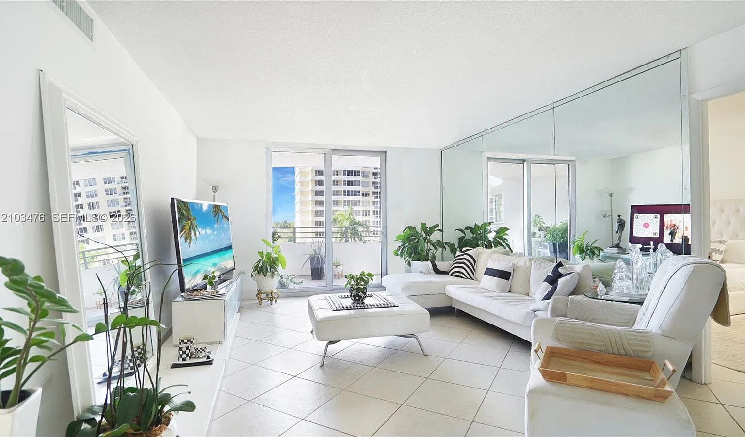 Oceanside Plaza Condo — Photo 1