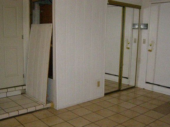 3rd image of 1048 S Shasta Ave