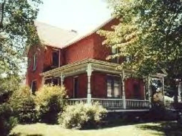 345 1st St, Manistee, MI 49660