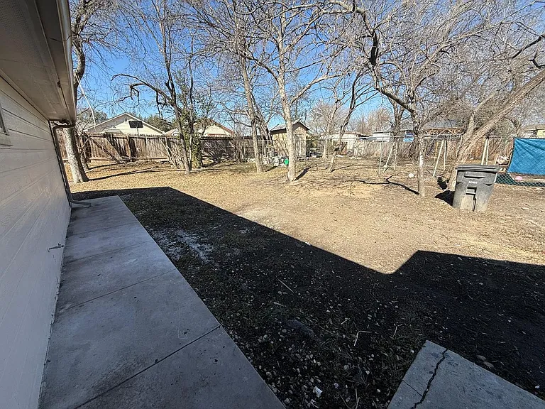 1311 Hortencia Ave #B — Photo 13