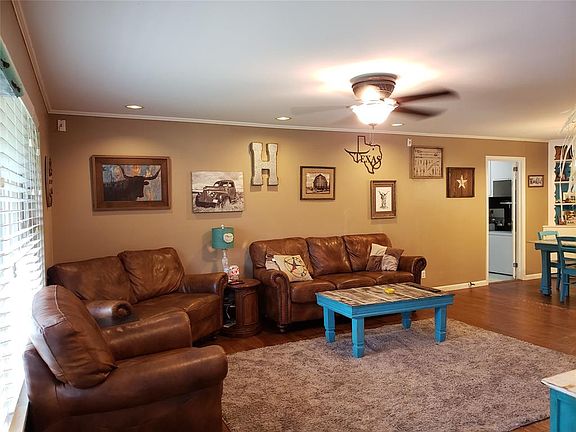 3rd image of 1202 Lynnwood Dr