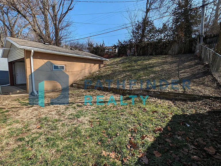 426 N Garland Ave — Photo 2