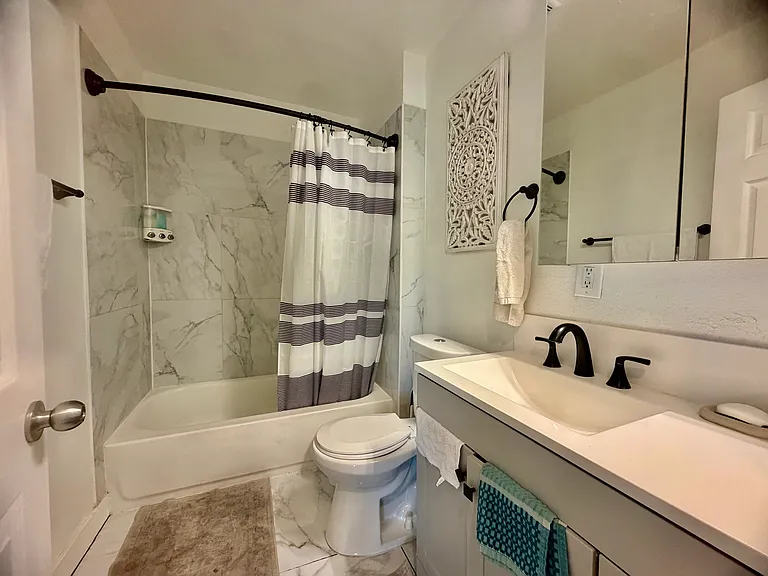736 E East St — Photo 12