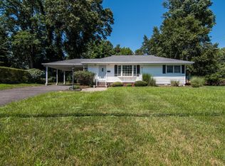 2 Melrose Ter, Middletown, NJ 07748