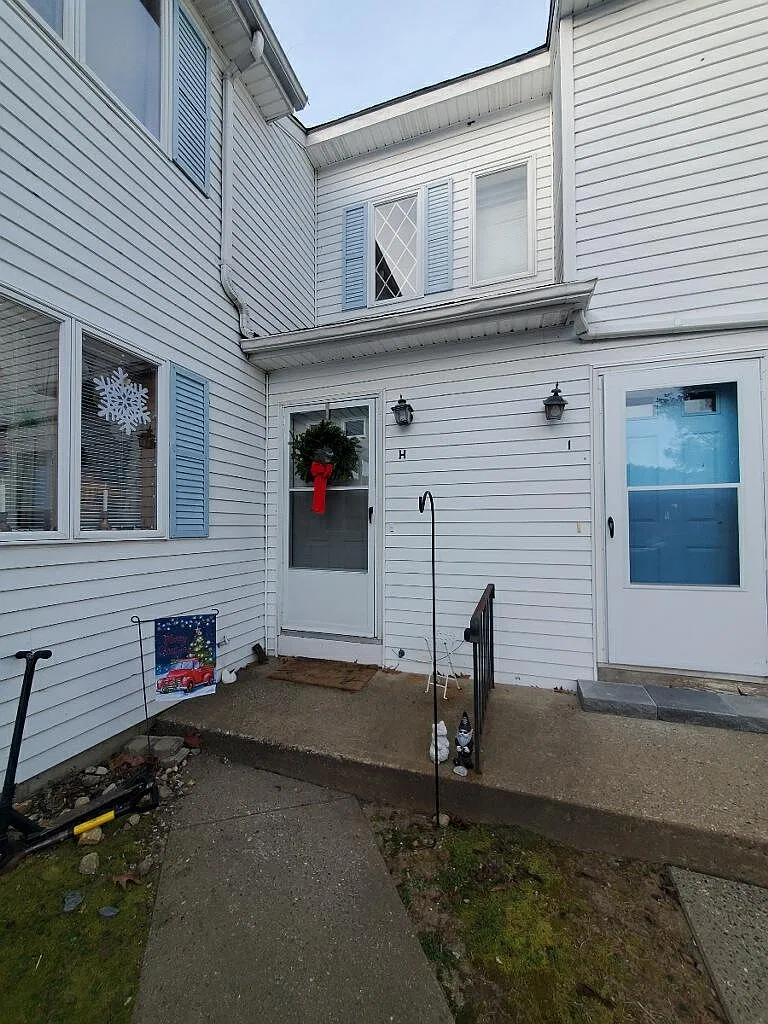 2 bed, 1.5 bath, 1500 sqft, $1,695 — Photo 3