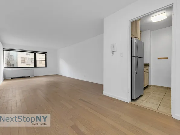 333 East 66th Street image 1 of 9