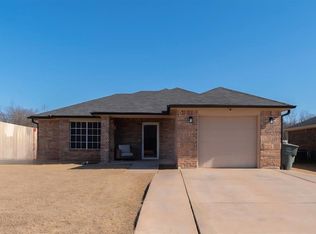 714 Geronimo Ln, Pauls Valley, OK 73075