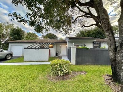 119 Conaskonk Circle, Royal Palm Beach, FL, 33411