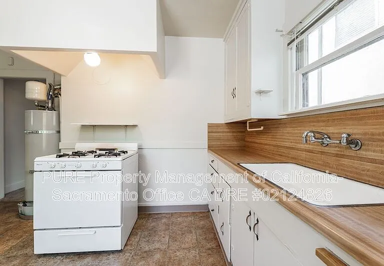 2625 D St — Photo 4