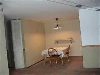5th image of 6119 Knoll Wood Ct APT 202