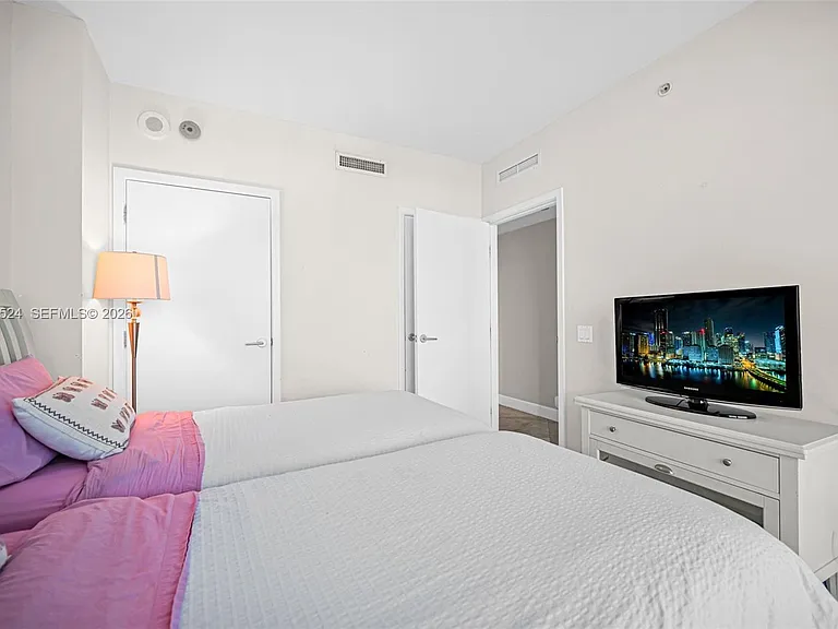 3801 Collins Ave #1102 — Photo 26