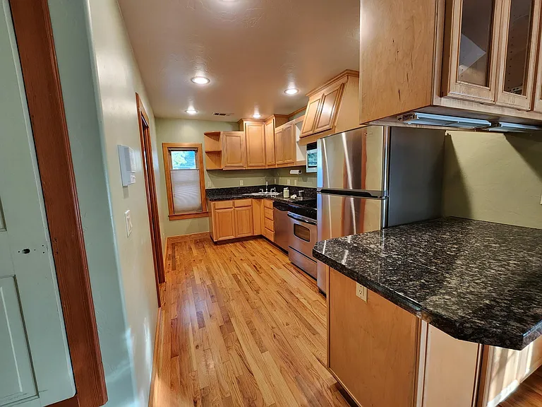 121 NE A St #1 — Photo 3