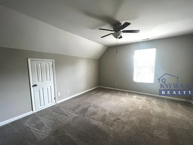 600 Larch St — Photo 13