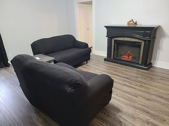 4th image of 409 N Frankfort Ave