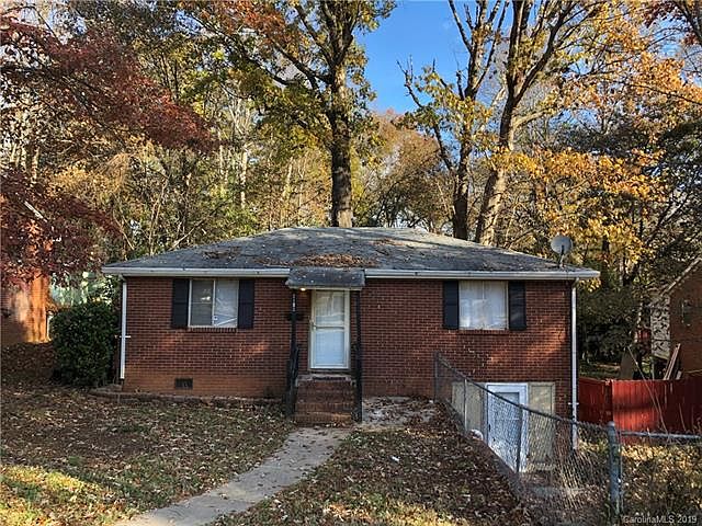 1st image of 2135 Finchley Dr