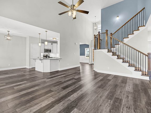 5th image of 557 Dexter Dr