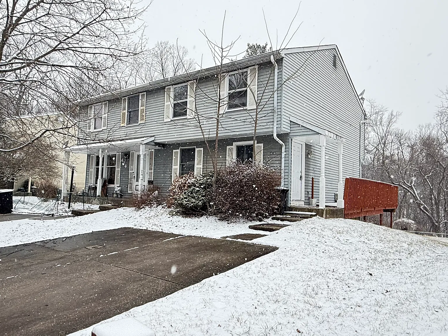 3 bed, 2.5 bath, 1200 sqft, $2,300 — Photo 2